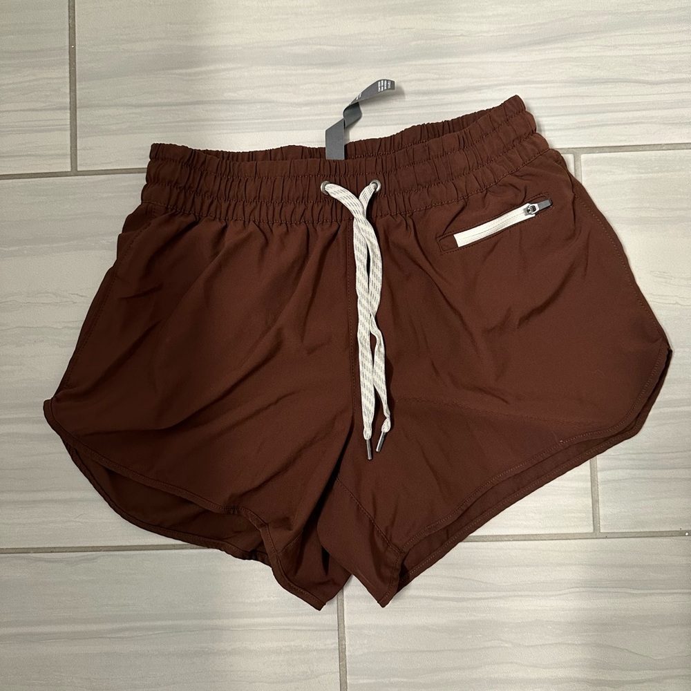Vuori Shorts